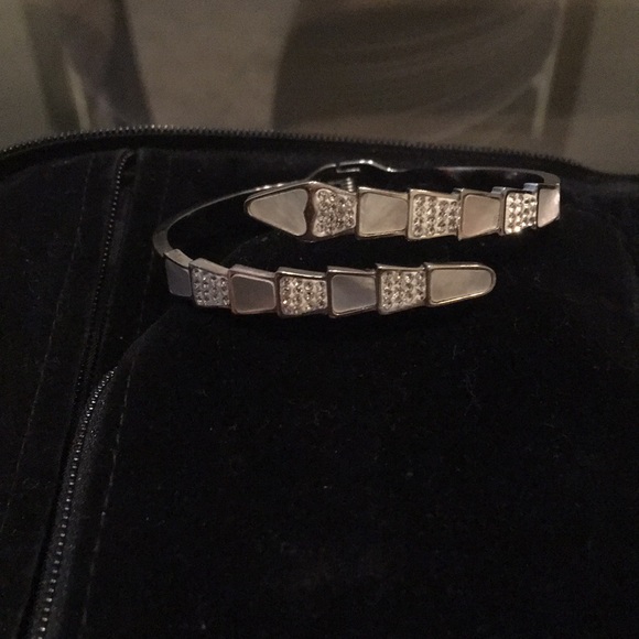 Bracelet - Picture 1 of 1